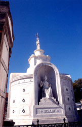 2001 photograph by Studio.